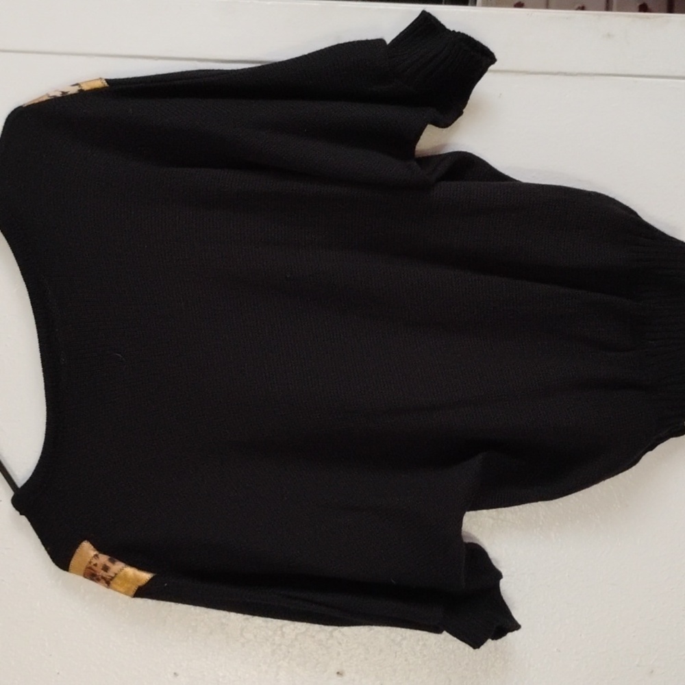 Sweater - Picture 5 of 5
